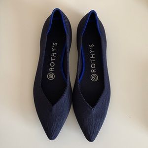 Rothy’s The Point in solid navy- brand new!